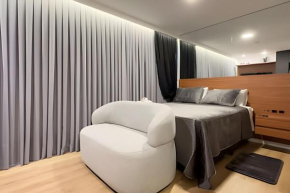 Studio moderno com cama Queen e piscina perto da Oktoberfest!